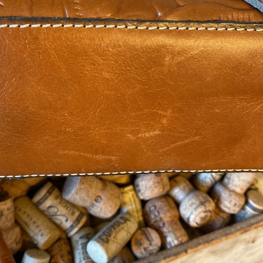 Patricia Nash tooled leather satchel/crossbody - Picture 7 of 7
